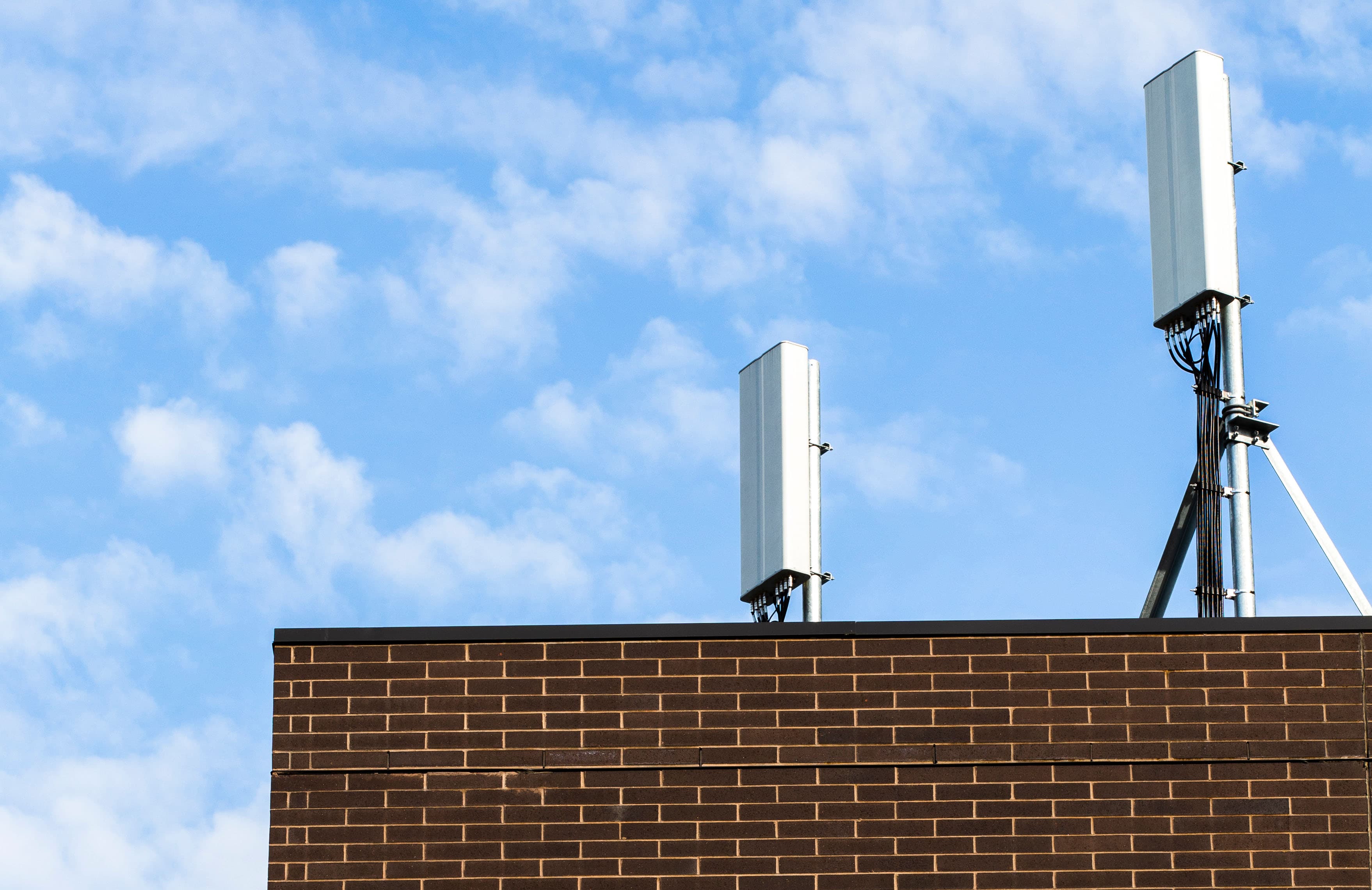 Telecommunications tower